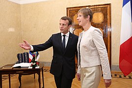 Tallinn Digital Summit. Meeting of Estonian President Kersti Kaljulaid and French President Emmanuel Macron (37344361662).jpg