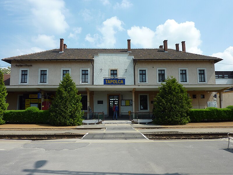 File:Tapolca station 2011.jpg