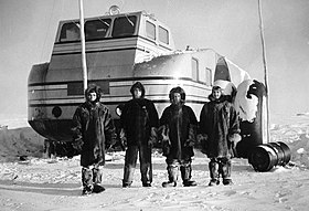 The Antarctic Snow Cruiser and its crew.jpg