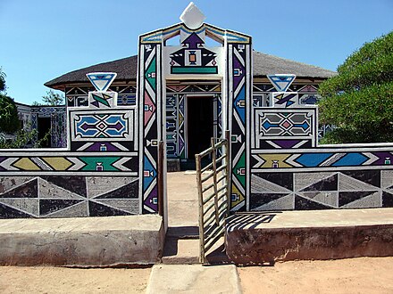 La puerta de entrada a la hacienda de Esther Mahlangu