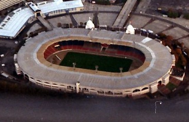 Image: The old Wembley Stadium (cropped)