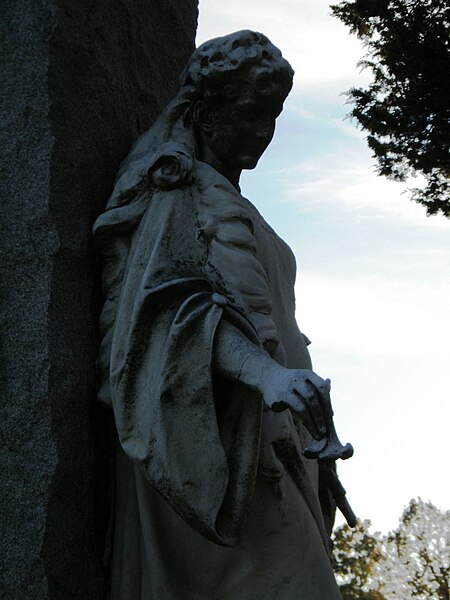 File:Thompson-Harding Monument - Rock Creek Cemetery, Washington, D.C. - Sarah Stierch - B.jpg