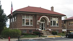 Thorntown Public Library-fronto kaj norda side.jpg