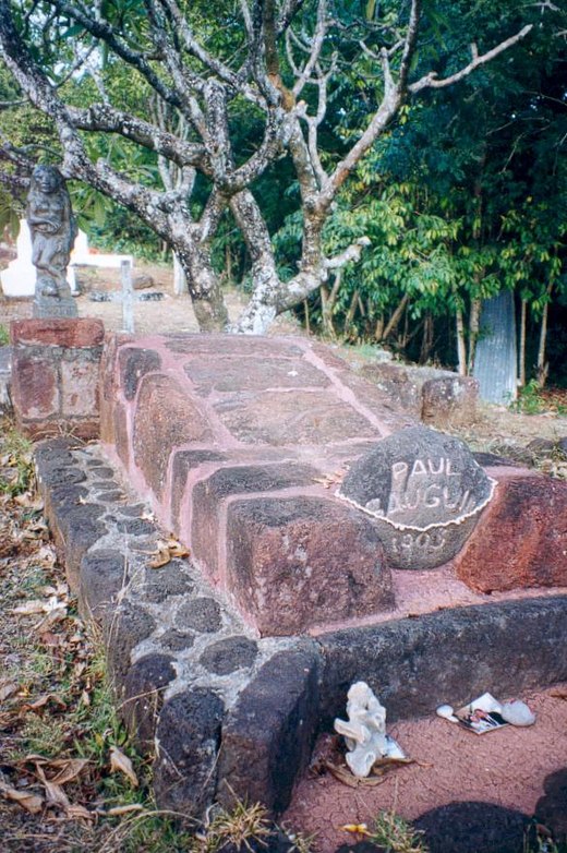 Gauguins graf in Atuona op Hiva Oa