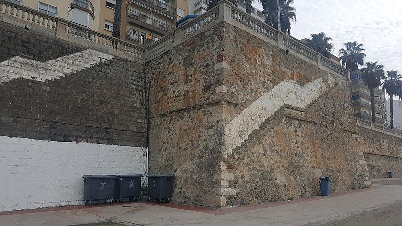 File:Torreón de San Miguel situado en la calle Independencia, Ceuta. (Visión lateral).jpg