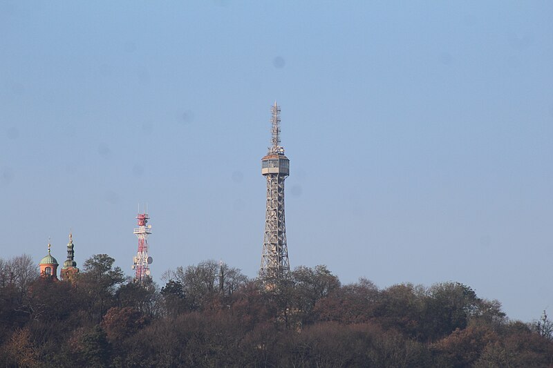 File:Tour Petřín Prague 4.jpg