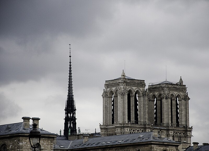 File:Tours de Notre-Dame de Paris, le 30 mai 2010.jpg