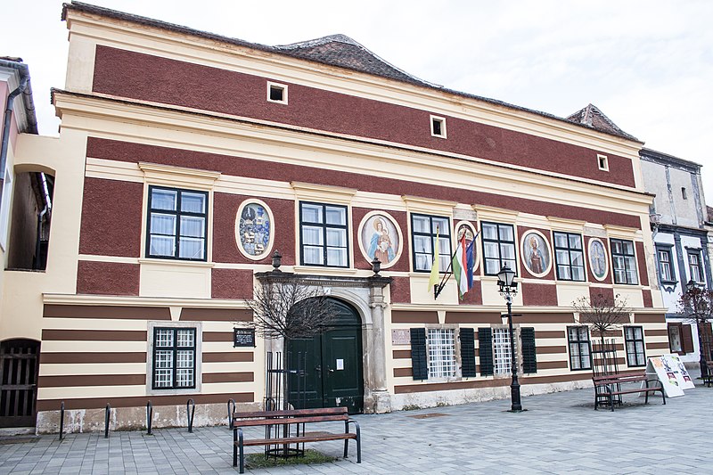 File:Town Hall, Kőszeg.jpg