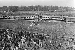 In stoptrein botste tsjin in ynternasjonale D-trein yn de moarntiid fan 4 maaie 1976 by Skiedam.