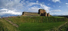 Priorato, castello e fossato di Tynemouth.jpg