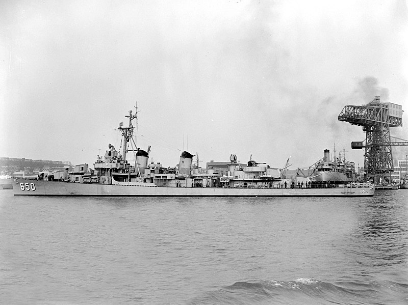 File:USS Caperton (DD-650) at the Philadelphia Naval Shipyard on 25 February 1952.jpg