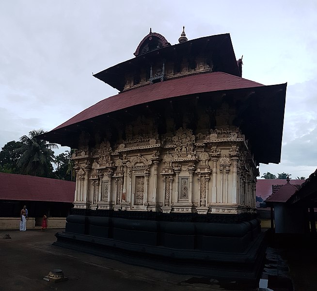 File:Udayanapuram Temple.jpg