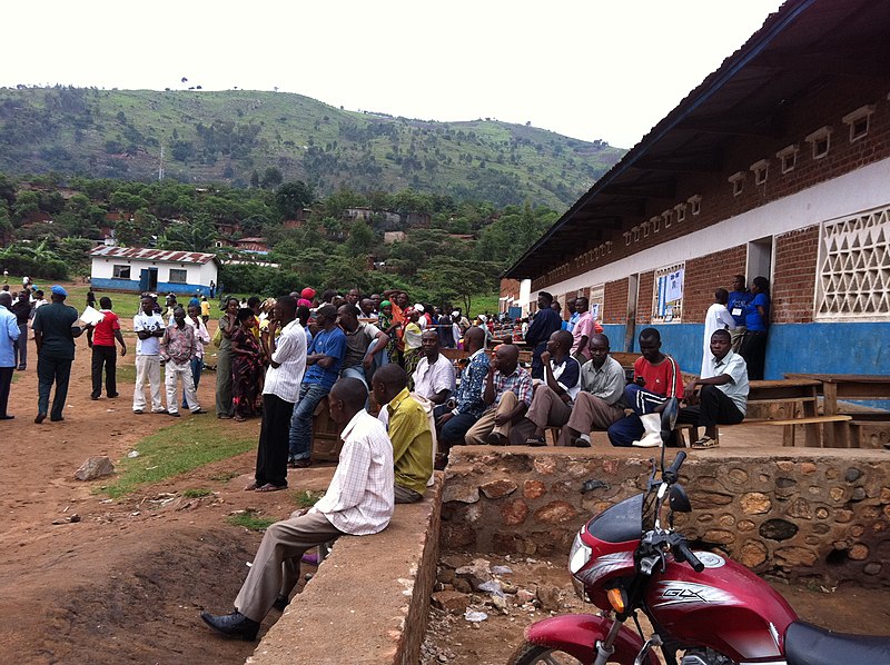 File:Une vue du Centre de vote KASENGA à la clôture 2 (6435266727).jpg