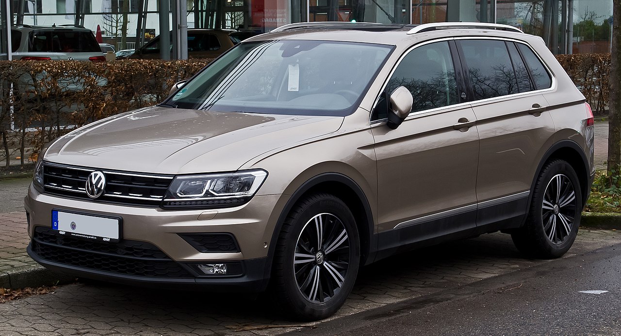 Image of VW Tiguan 2.0 TSI BlueMotion Technology 4MOTION Sound (II) – Frontansicht, 24. Dezember 2017, Düsseldorf