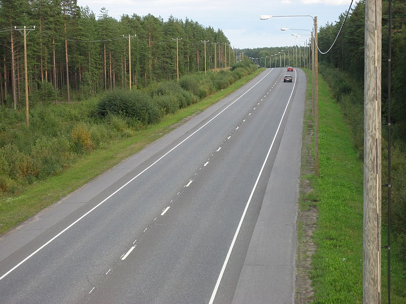 File:Valtatie 22 Finland Oulu Maikkula.jpg