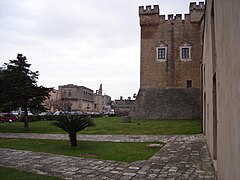 Großer Turm und Garten