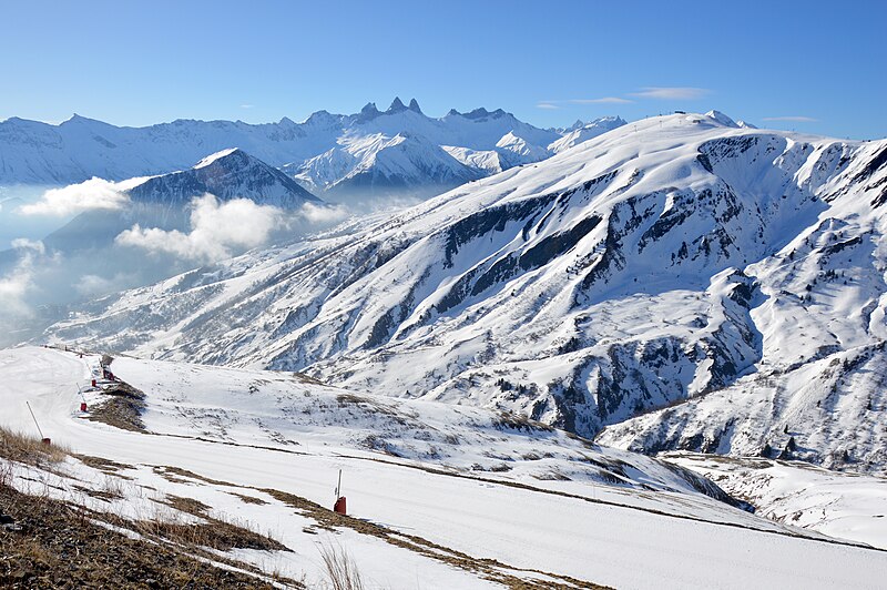 File:View of Vallon de Comborsière and Aiguilles d'Arves from la Grande Verdette, wide, 2023.jpg