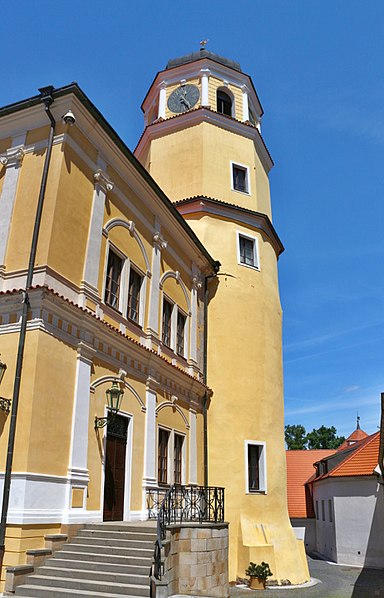 File:Vlašim zámek věž.jpg