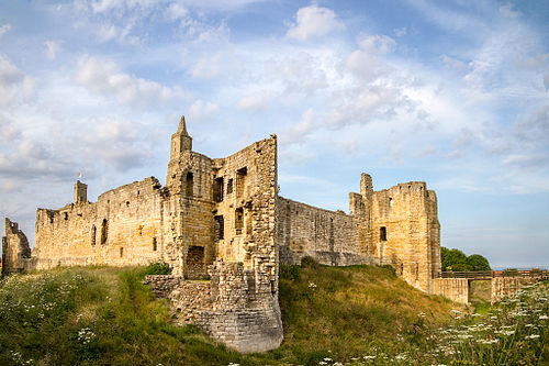 Warkworth Castle Walls.jpg