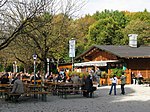 Westpark München; Biergarten „Hopfengarten“ im Oktober.