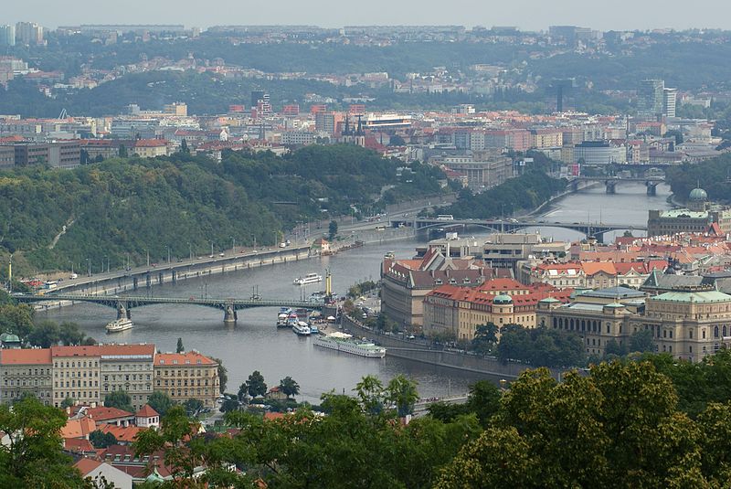 File:Widok na Pragę - panoramio.jpg