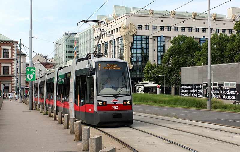 File:Wien-wiener-linien-sl-1-1100373.jpg