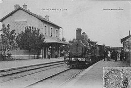 Un train en gare avant 1908.