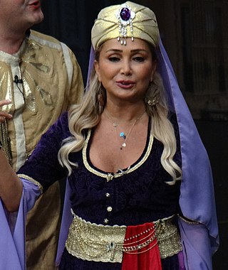 <span class="mw-page-title-main">Yonca Evcimik</span> Turkish pop singer and actress