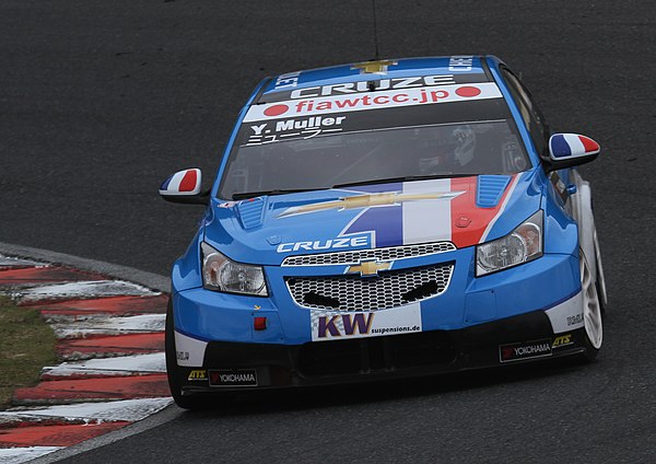 Muller driving the Chevrolet Cruze in 2010.