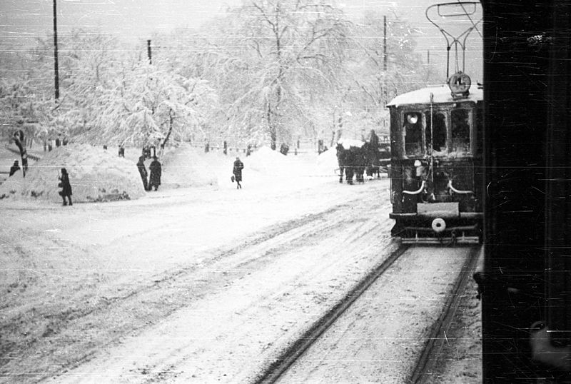 File:Üllői út, balra a Ludovika tér. Fortepan 29070.jpg