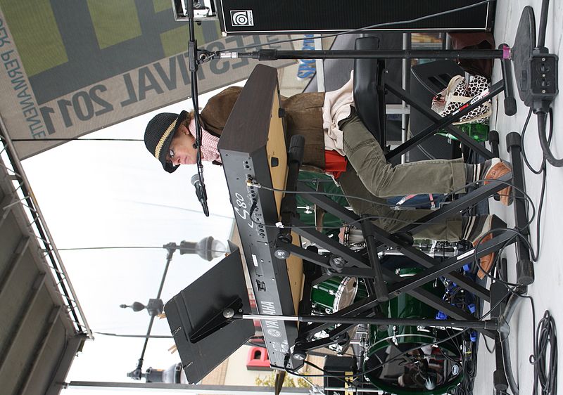 File:02a.RioGarageTrio.HStreetFestival.WDC.17September2011 (6163062567).jpg