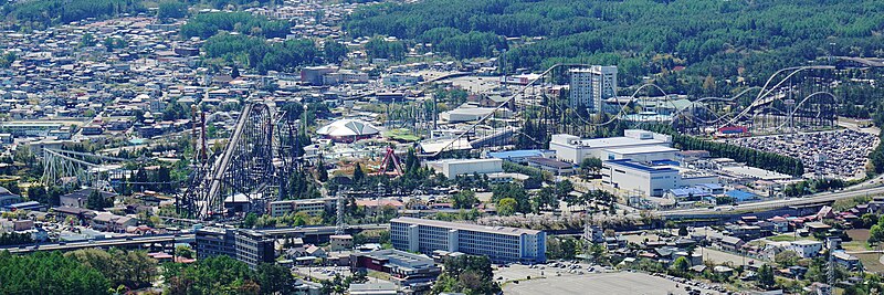 File:170505 Views of Fujikyu Highland from Tenjoyama Park Fujikawaguchiko Yamanashi pref Japan01s3.jpg