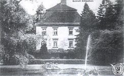 1940 Château de Költschen(Kielczyn) comté de Reichenbach avant 1945. Il a appartenu en 1921 à Fritz Gunther et à sa femme. Il est en ruines en 2014.