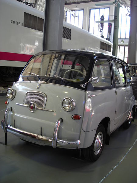 Fichier:1956 Fiat Multipla Minivan - Deutsches Museum Verkehrszentrum München.JPG