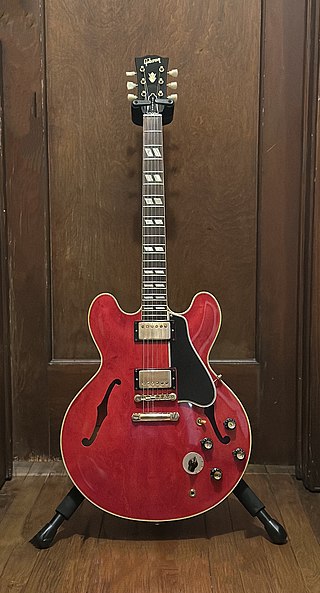 <span class="mw-page-title-main">Gibson ES-345</span> Guitar produced by Gibson, 1959 to 1981