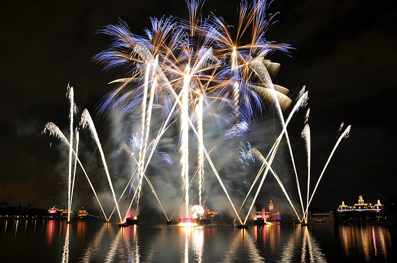 File:1 epcot illuminations 2010.jpg