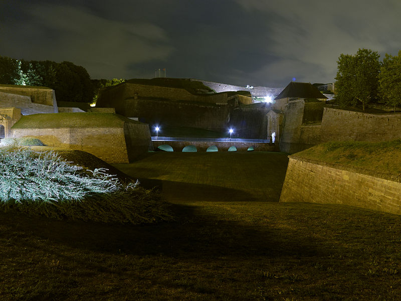 File:2013-09-07 00-24-34-remparts-belfort.jpg