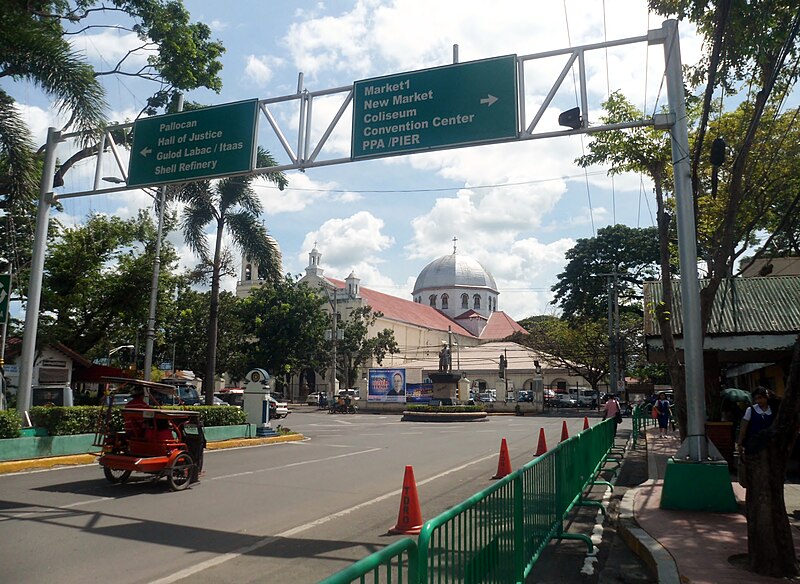 File:2014-11-03 P. Burgos Street, Batangas City Poblacion 004.jpg