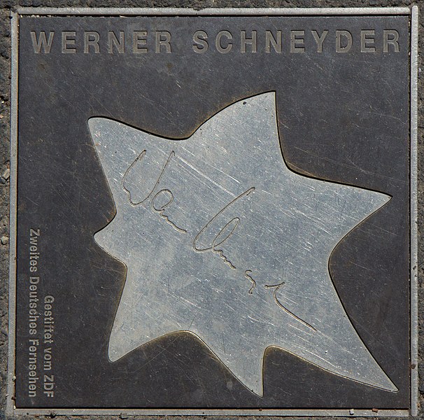 File:2018-07-18 Sterne der Satire - Walk of Fame des Kabaretts Nr 60 Werner Schneyder-1102.jpg