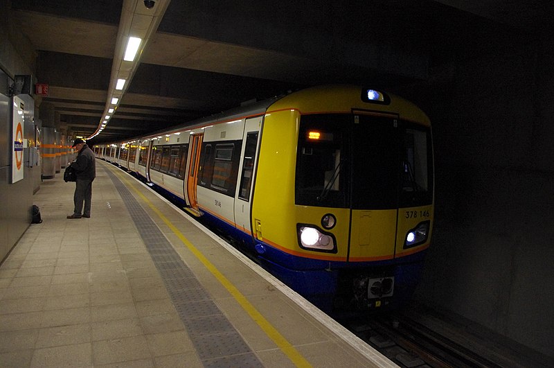 File:378146 at Dalston Junction.jpg