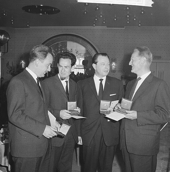 File:ANWB-prijs 1962 voor Wim Alinge , George Sluizen , Philip Bloemendaal en Jac. Bestanddeelnr 914-0277.jpg