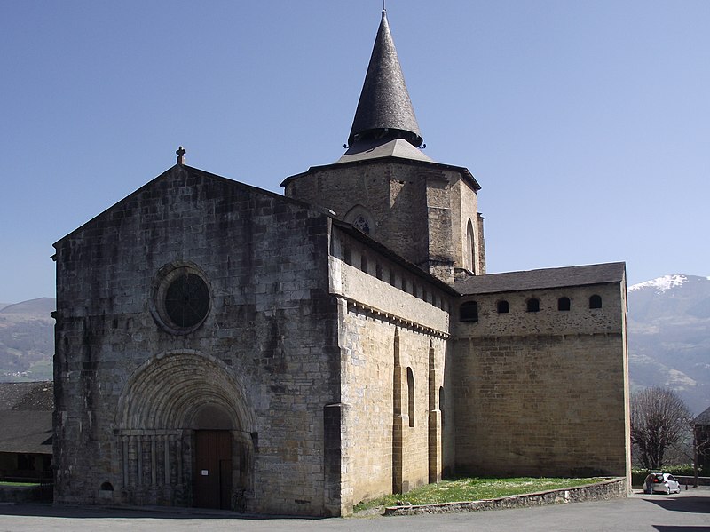 File:Abbatiale de Saint-Savin-en-Lavedan (Hautes-Pyrénées, France).JPG