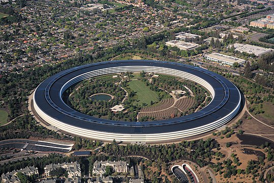 Aerial view of Apple Park in Cupertino by Norman Foster, 2017