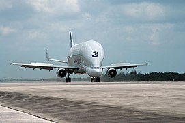 Airbus Beluga на ВПП