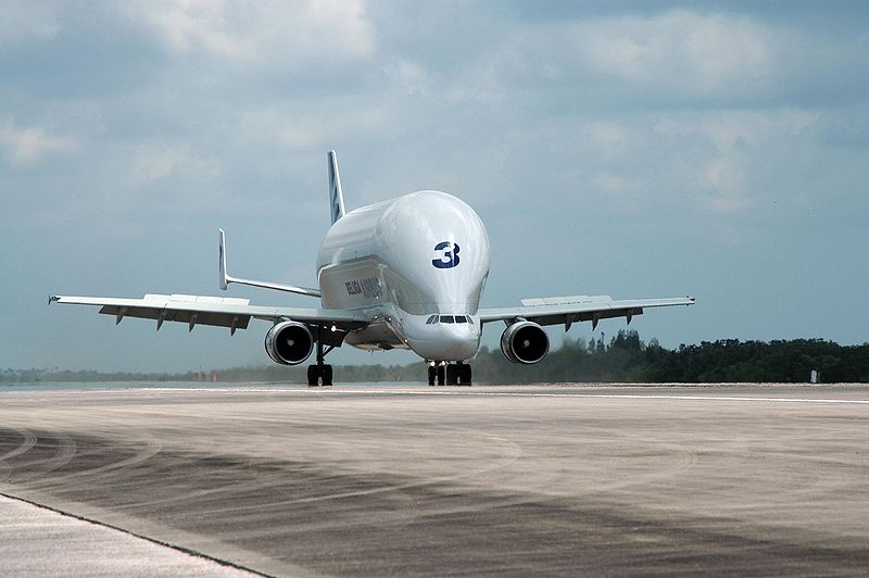 File:Airbus Beluga lands at KSC.jpg