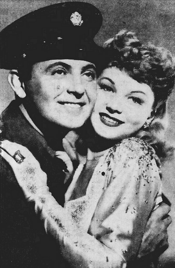 Allan Jones and Jane Frazee in When Johnny Comes Marching Home, 1943