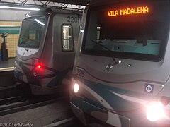 Alstom A96 - Фронт - Estação Vila Madalena.jpg