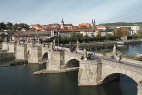 Imagen ilustrativa del artículo Alte Mainbrücke