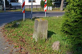 Alter Wegweiserstein von Diedersdorf nach Neuentempel