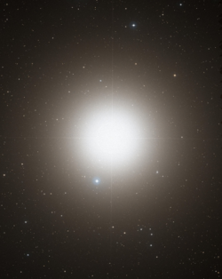 가시광선으로 찍은 아크투루스.(DSS2 / MAST / STScI / NASA)